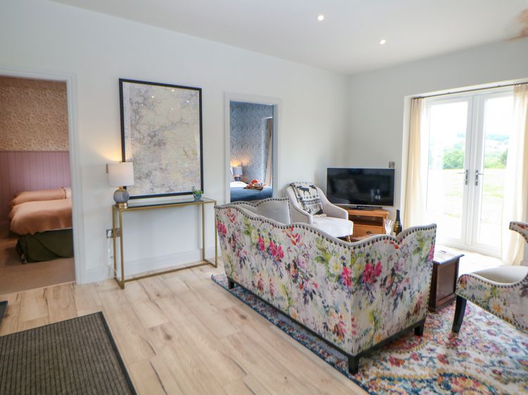 The Stables - Vineyard Stay, listing photograph 8
