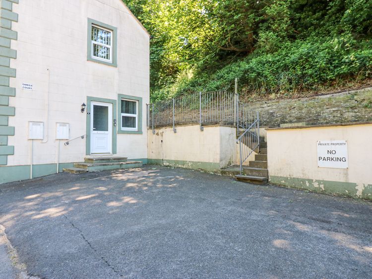 Flat 1, Omega Court, listing photograph 11