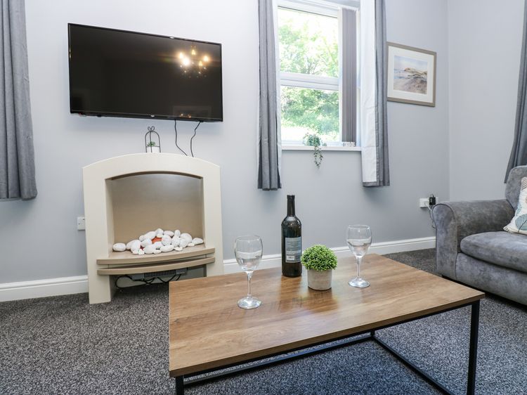 Flat 1, Omega Court, listing photograph 5