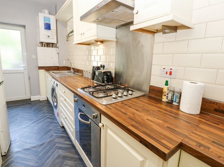 Flat 1, Omega Court, listing photograph 4