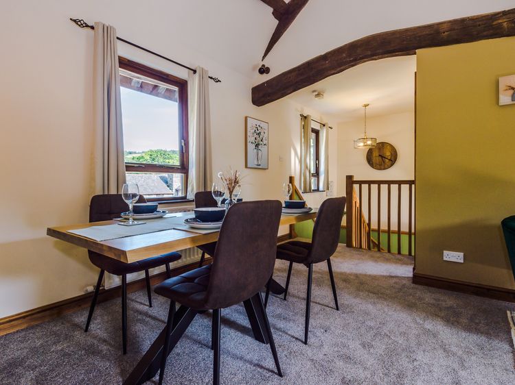 Idris Barn, listing photograph 9