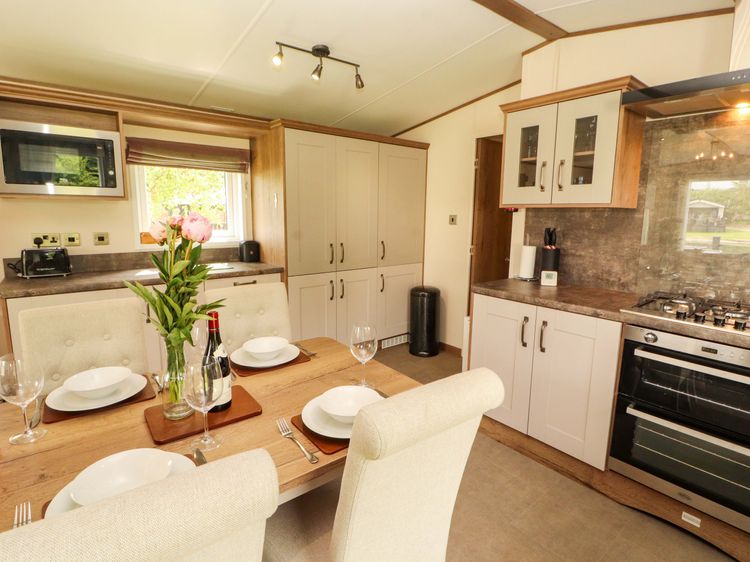 22 Yealand, listing photograph 12