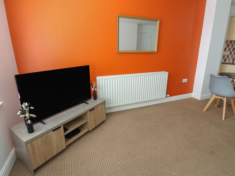 Curwen Apartment, listing photograph 3