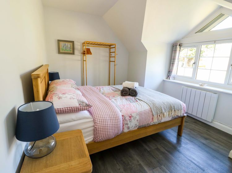 The Gatekeepers Cottage - Skerry Vore, listing photograph 10
