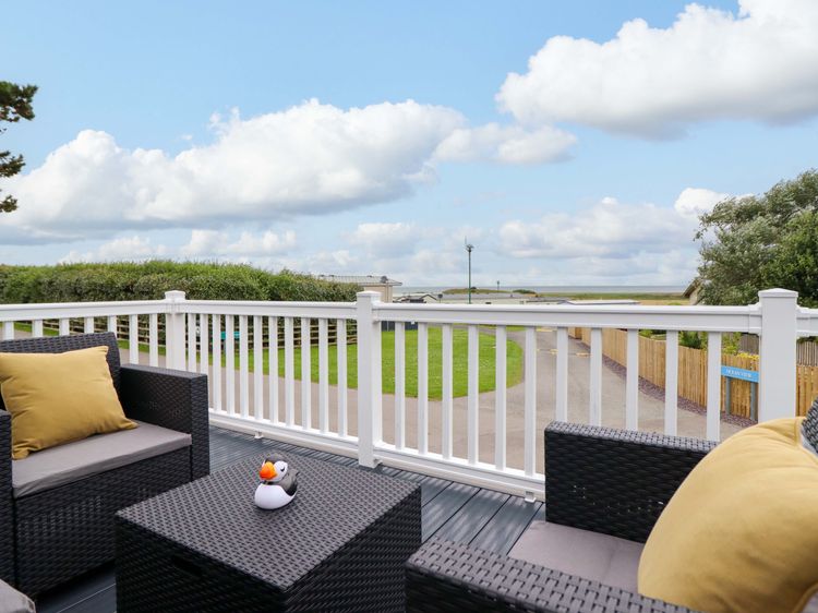 8 Puffin Way, listing photograph 3