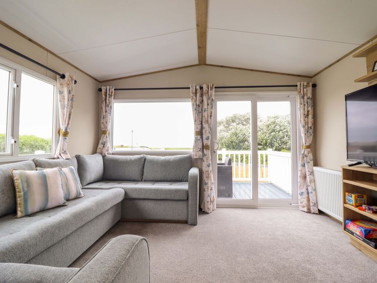 8 Puffin Way, listing photograph 8