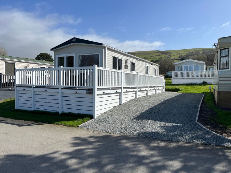 8 Puffin Way, listing photograph 2