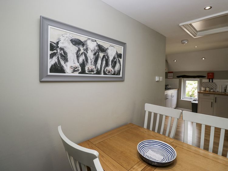 Treacle, listing photograph 10