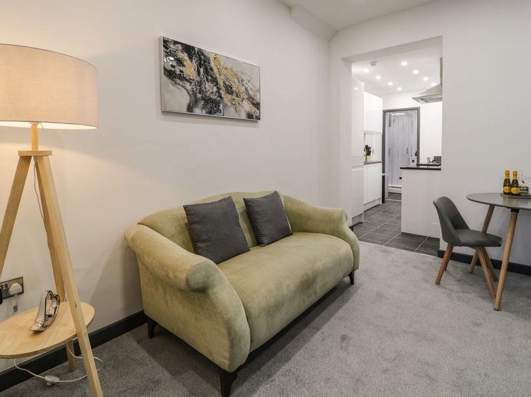 Flat 1, Mona House, listing photograph 7