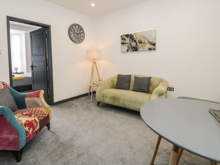 Flat 1, Mona House, listing photograph 9