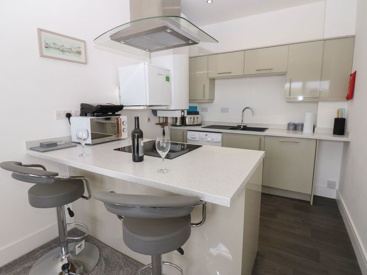 Harbourside Apartments, listing photograph 4