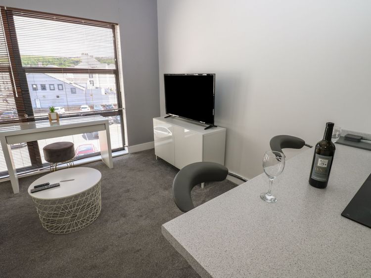 Harbourside Apartments, listing photograph 7