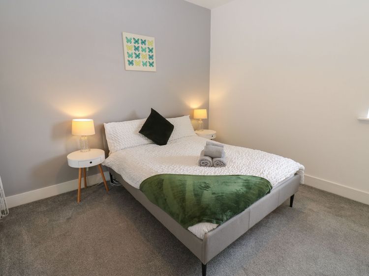 Harbourside Apartments, listing photograph 8