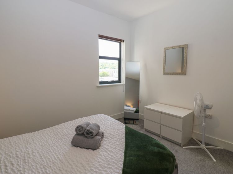 Harbourside Apartments, listing photograph 10