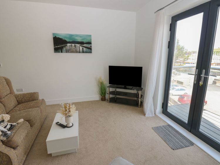 Seaview, listing photograph 3