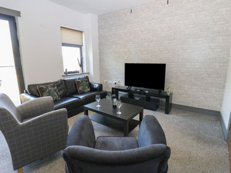 Quayside Apartments, listing photograph 3
