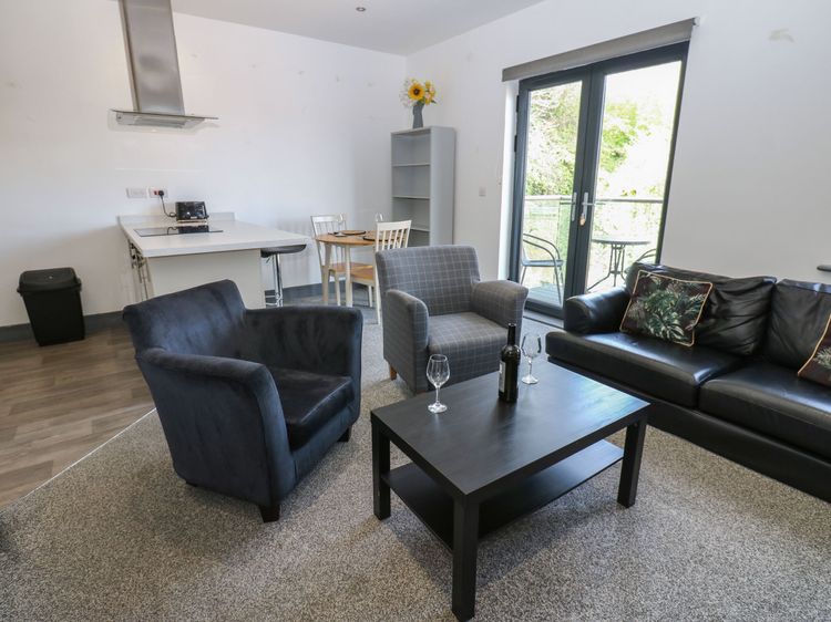 Quayside Apartments, listing photograph 2