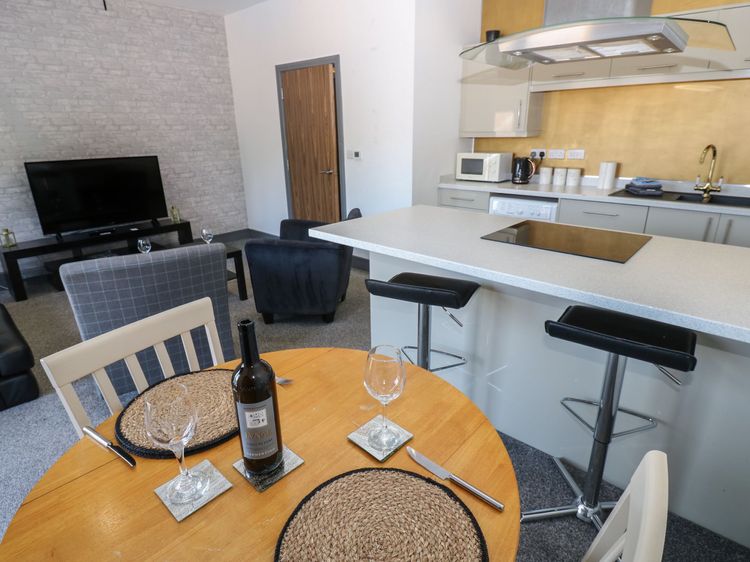 Quayside Apartments, listing photograph 4