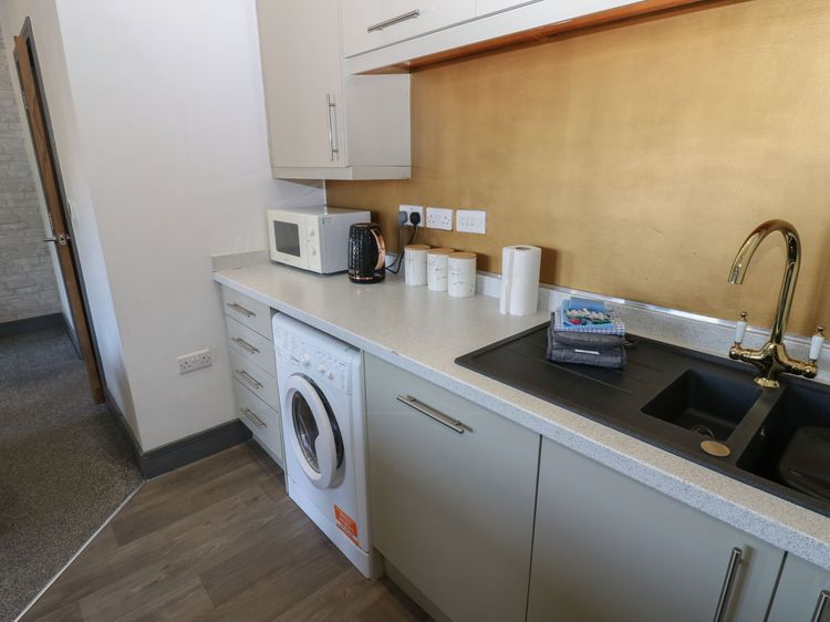 Quayside Apartments, listing photograph 7