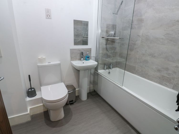 Quayside Apartments, listing photograph 11