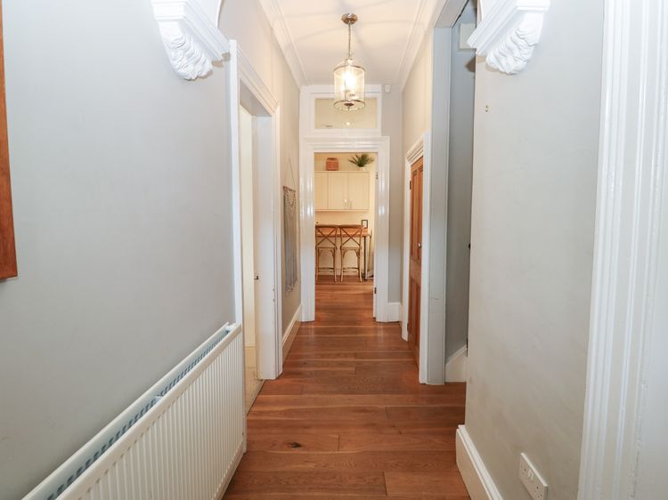 Hampton House, listing photograph 5