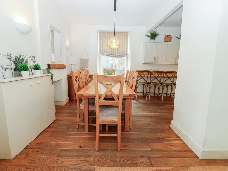 Hampton House, listing photograph 4