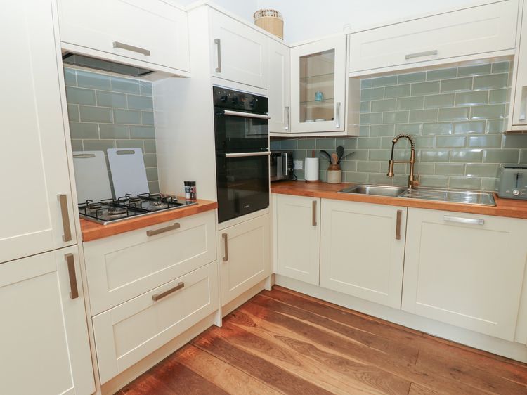 Hampton House, listing photograph 9