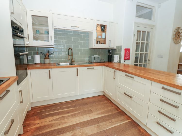 Hampton House, listing photograph 10