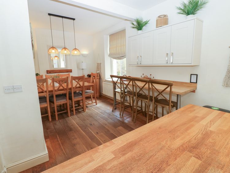 Hampton House, listing photograph 11