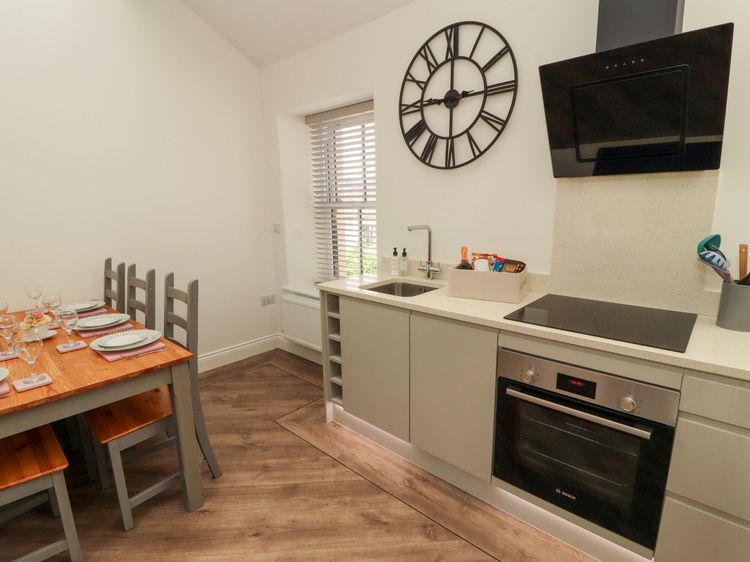 Lakes View Apartment 3, listing photograph 11