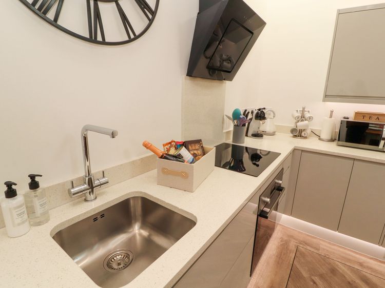 Lakes View Apartment 3, listing photograph 12