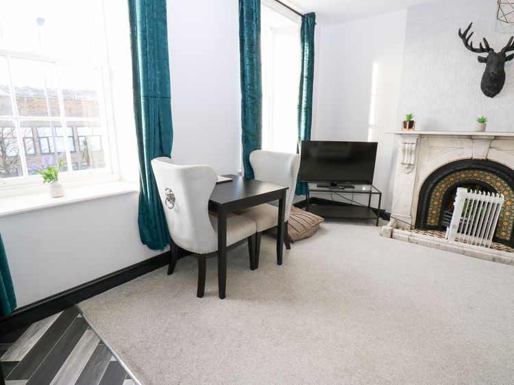 Lowther Apartment, listing photograph 7