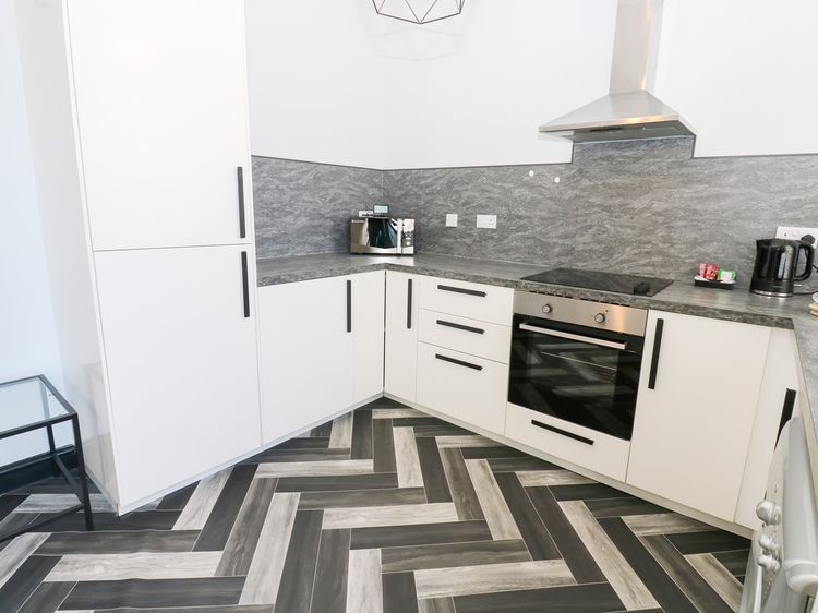 Lowther Apartment, listing photograph 10