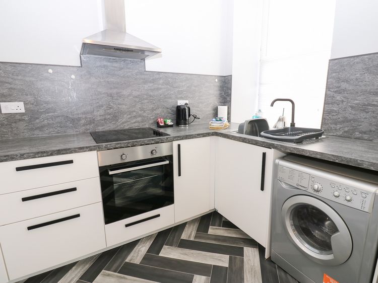Lowther Apartment, listing photograph 11
