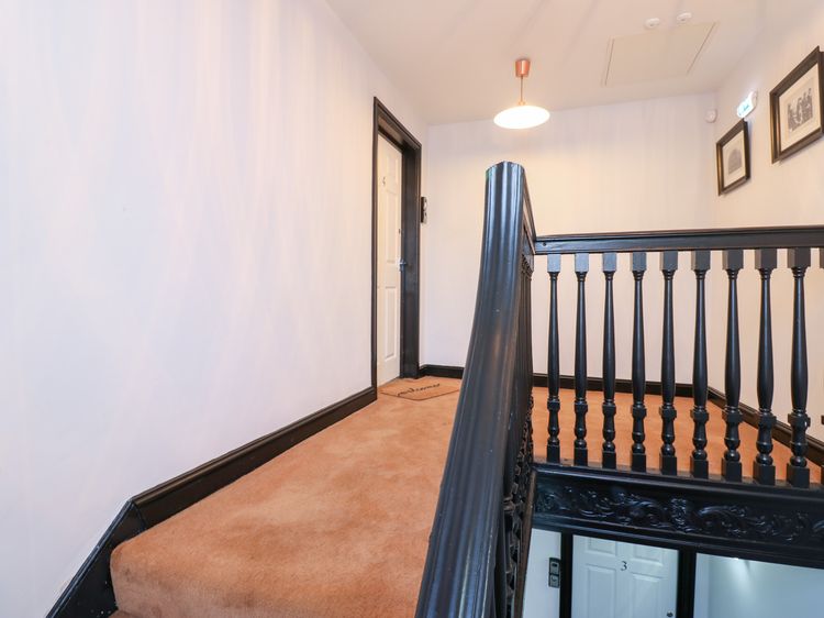 Lowther Penthouse, listing photograph 5