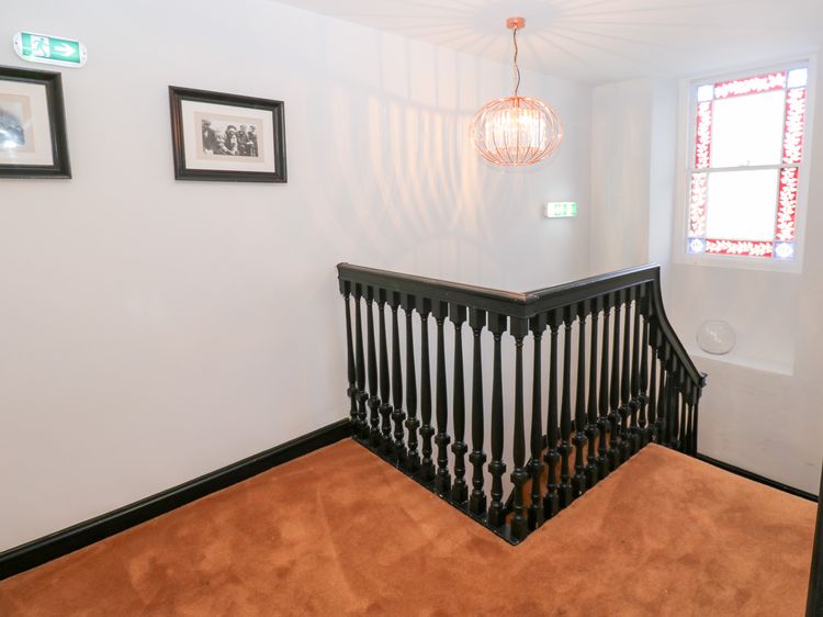 Lowther Penthouse, listing photograph 6