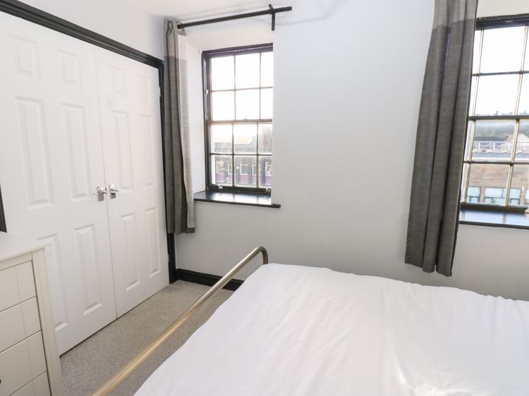 Lowther Penthouse, listing photograph 12