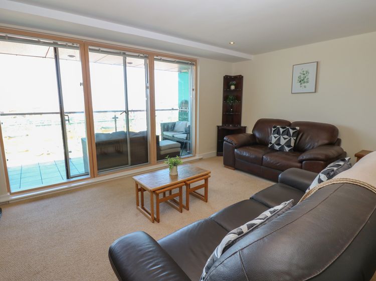 Pears Suite, listing photograph 4