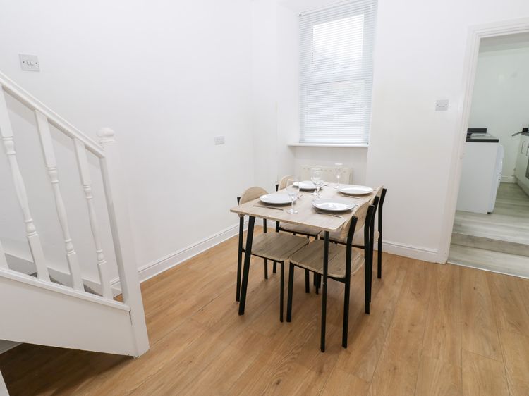 Holly House, listing photograph 7