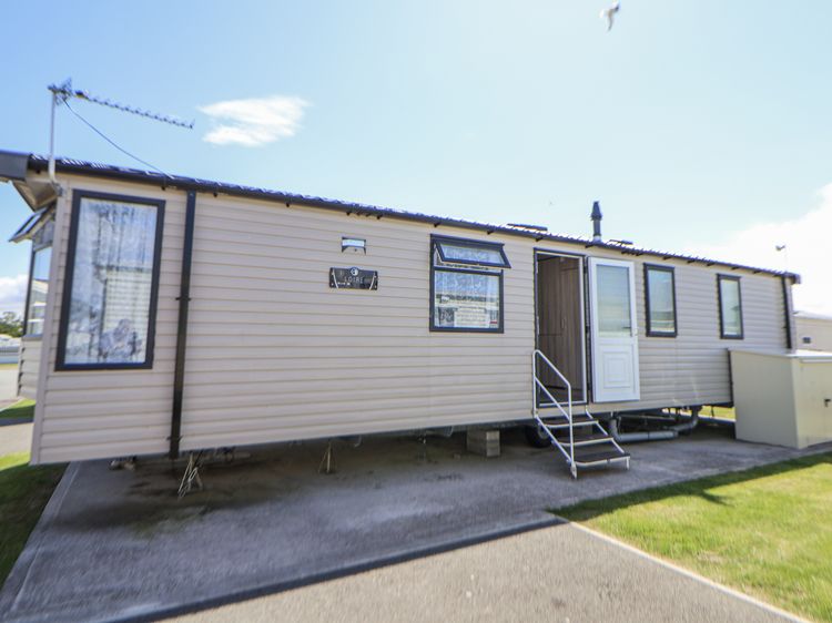 V9 Ty Mawr Holiday Park, listing photograph 2