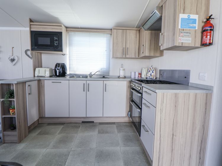 V9 Ty Mawr Holiday Park, listing photograph 8