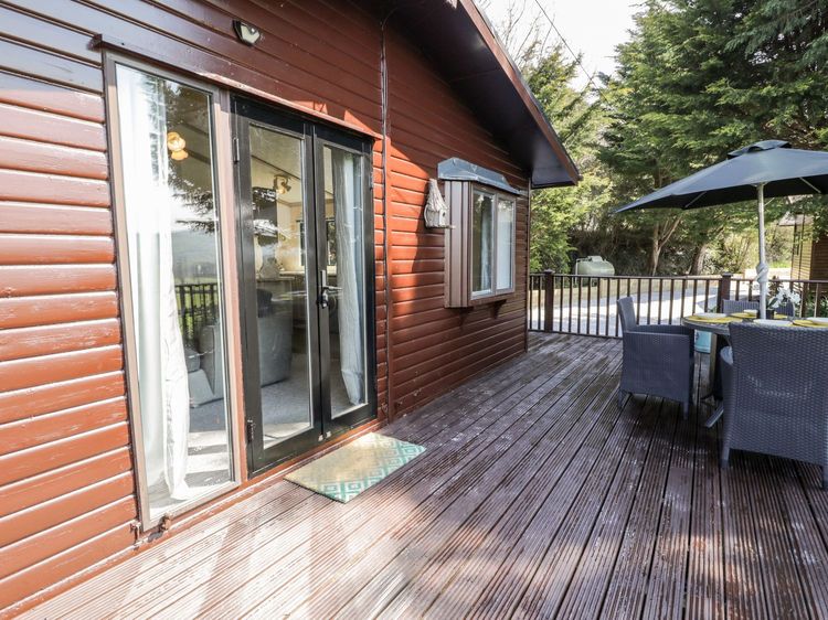 Springtime Lodge, listing photograph 2