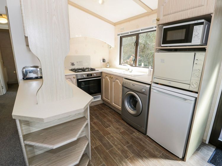 Springtime Lodge, listing photograph 9