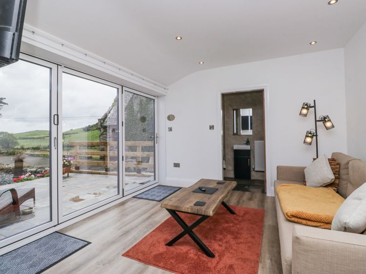 Holy Trinity Cottage, listing photograph 8