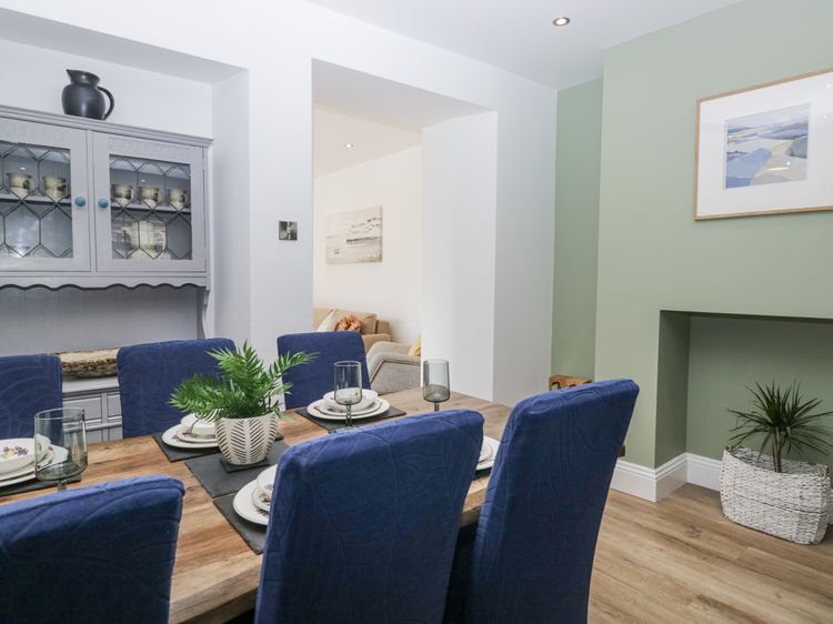 Holy Trinity Cottage, listing photograph 9