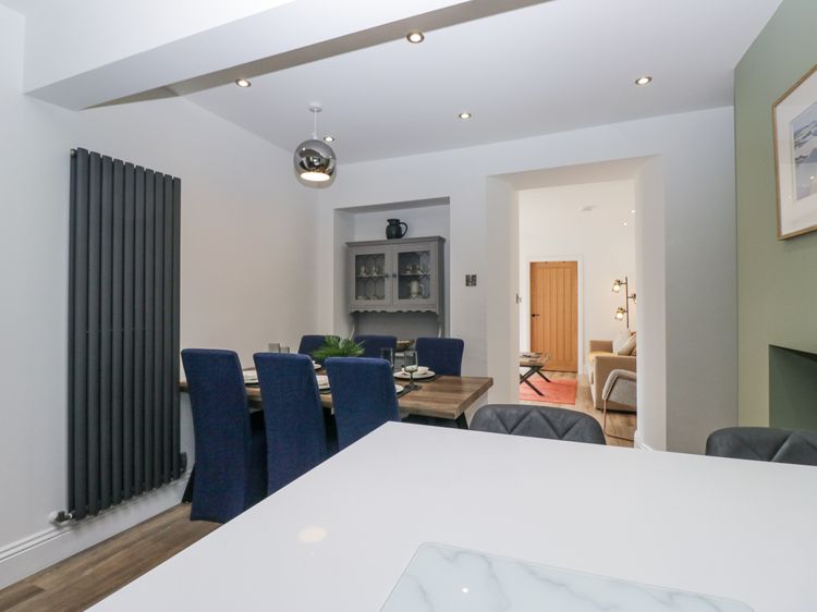 Holy Trinity Cottage, listing photograph 10