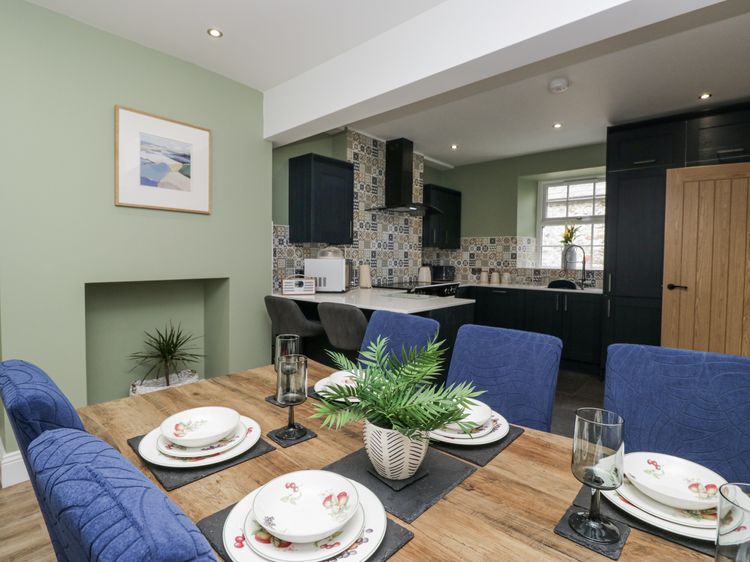 Holy Trinity Cottage, listing photograph 12