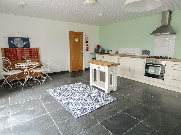 Seiriol Shepherds Hut, listing photograph 8