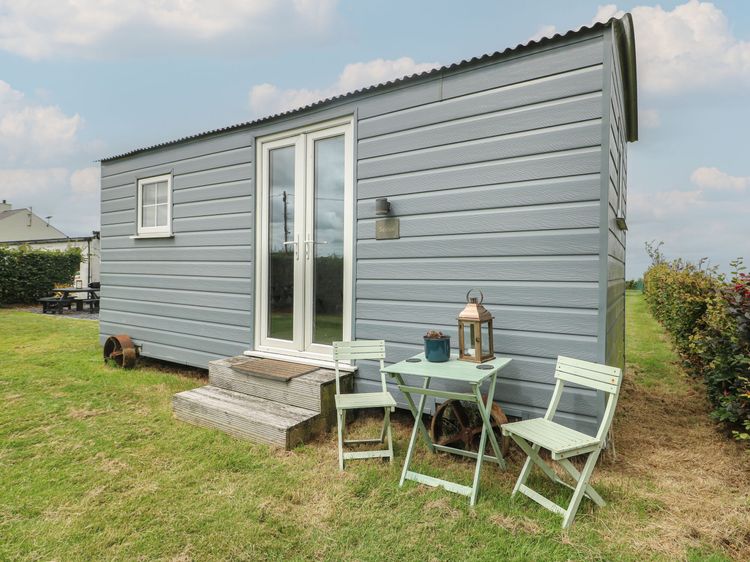 Llewelyn Shepherds Hut, listing photograph 2