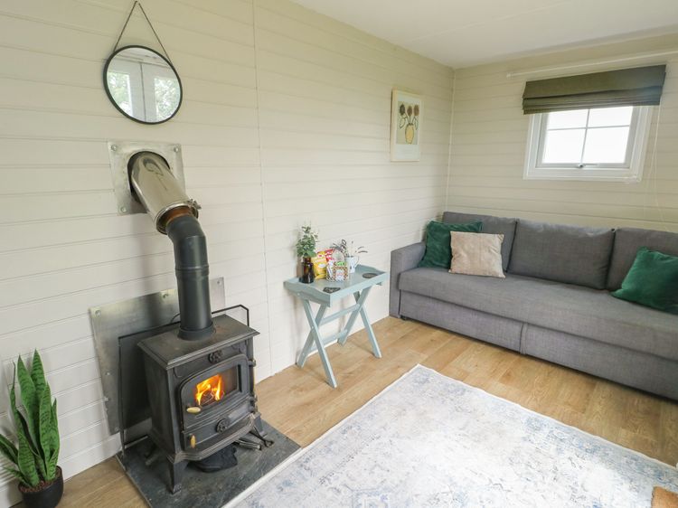 Llewelyn Shepherds Hut, listing photograph 3